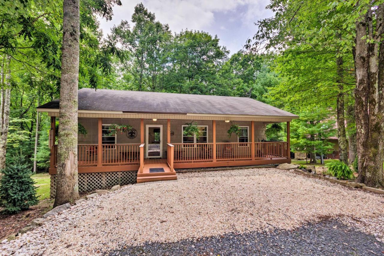 Beech Mountain Home With Covered Deck, Near Skiing! Bagian luar foto