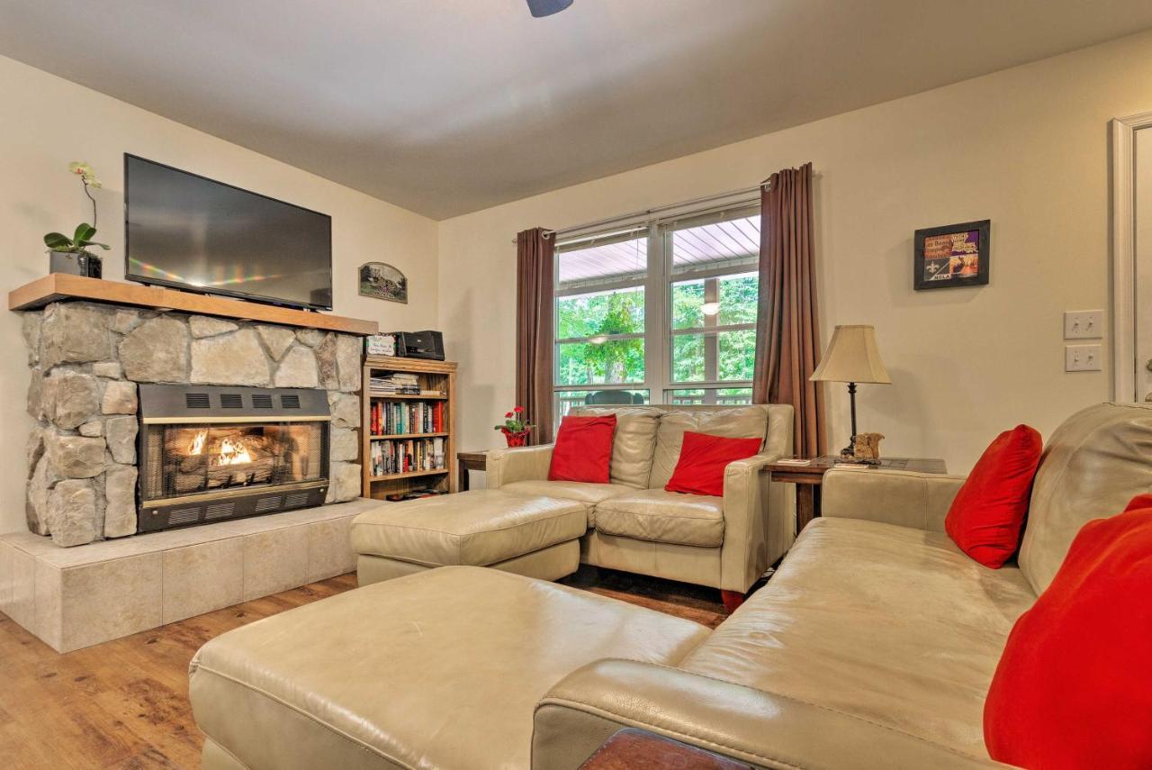 Beech Mountain Home With Covered Deck, Near Skiing! Bagian luar foto